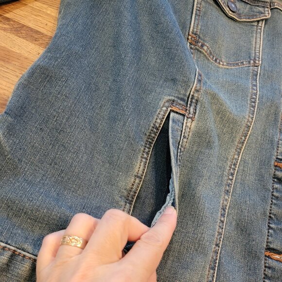 Time and Tru Blue Jean Denim Jacket - Picture 9 of 11